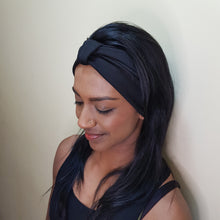 Load image into Gallery viewer, Twist Headband Black
